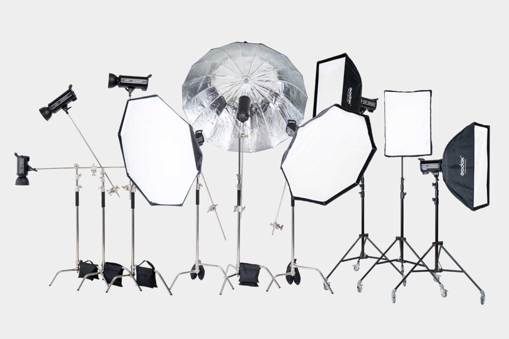 Lichtformer, Octaboxen und Schirme im Equipment-Verleih des Brixx Loftstudio