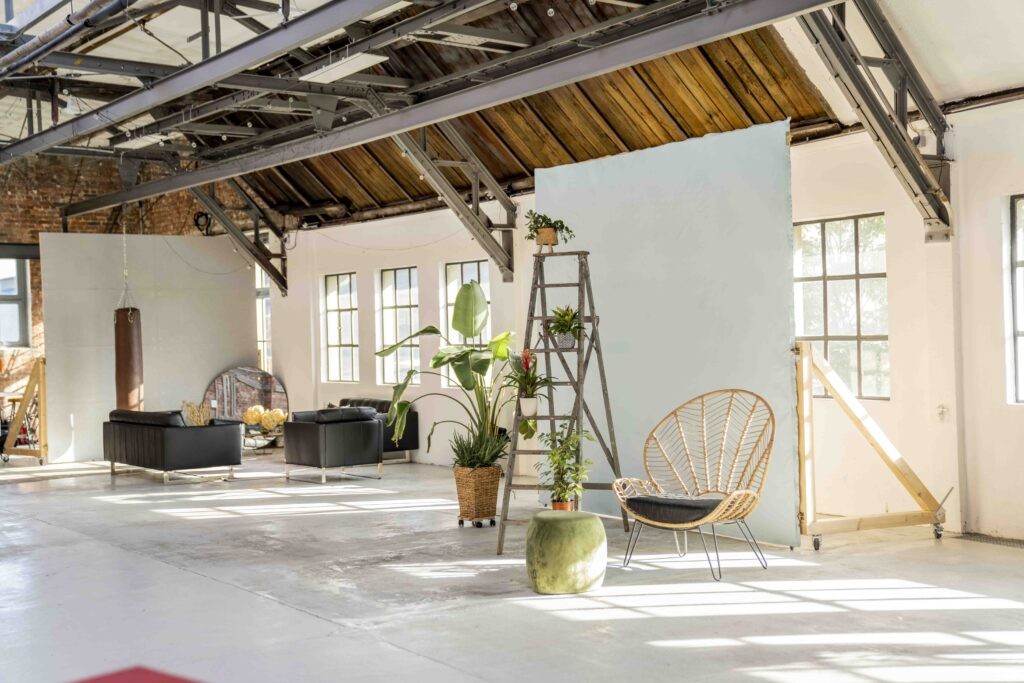 Studio 1 mit Tageslicht und Setdesign