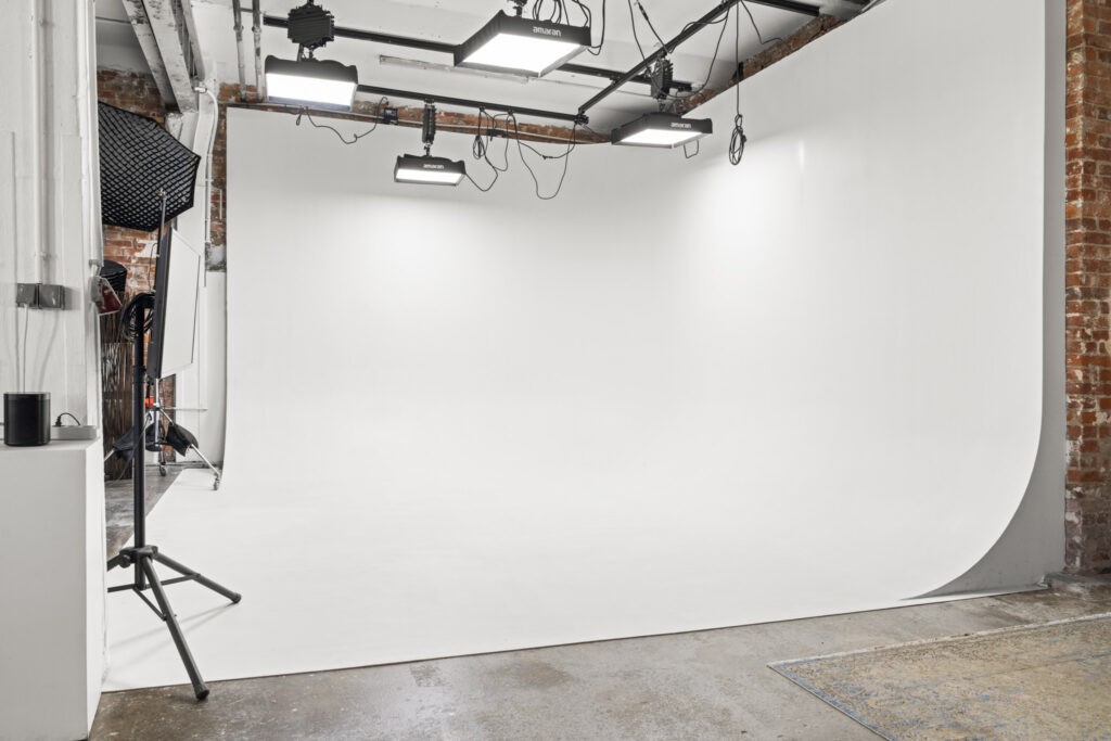 Studio 2 Hohlkehle mit Dauerlichtern