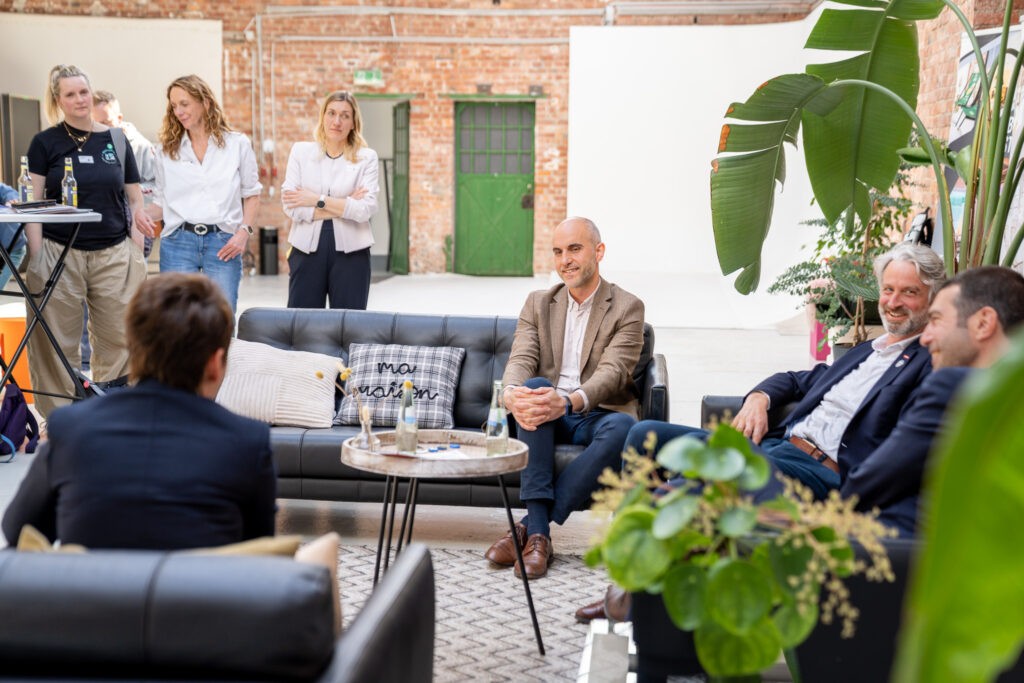 Panel-Talk im Brixx Loftstudio